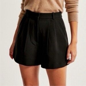 Abercrombie & Fitch Black Pleated Trouser Shorts
Size 4